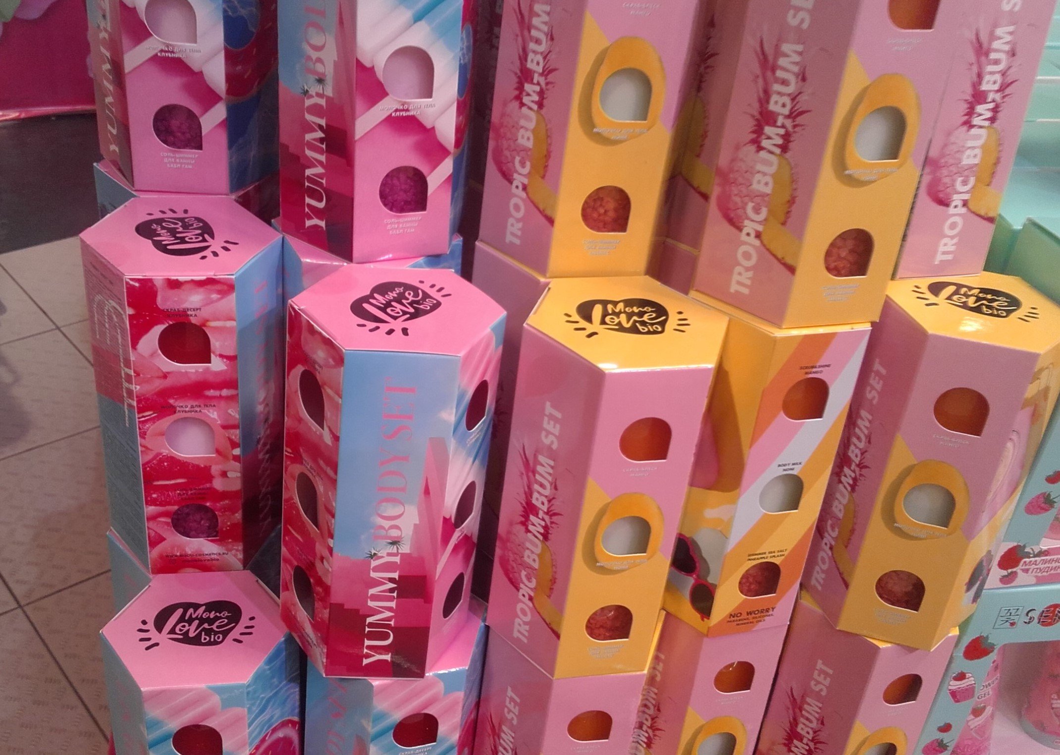 ПОДАРОЧНЫЕ НАБОРЫ К 8 МАРТА ИЗ МАГАЗИНА АШАН!!! (Продолжение) смотреть онлайн