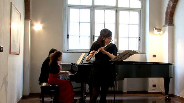 W. A. Mozart Flute Concerto No. 1 in G major K. 313 - Allegro maestoso смотреть онлайн
