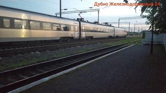 (4K) IC+ 743 Дарница - Львов прибытие на станцию Дубно Ровенская область Украина 02.08.2020 смотреть онлайн