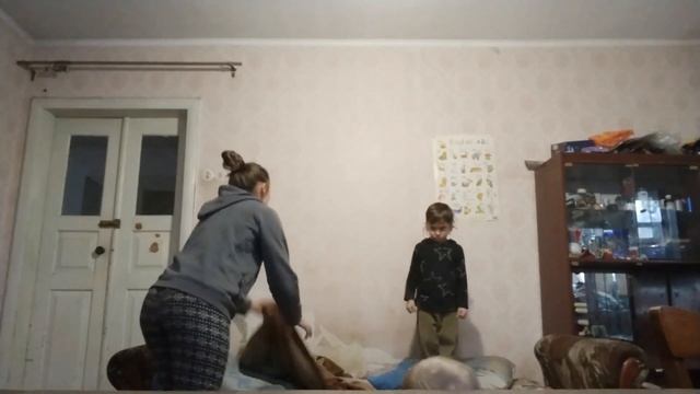 Vlog 10 01 2022 Дети играют/укладываю спать детей/каша гречневая,салат, яйцо на ужин смотреть онлайн