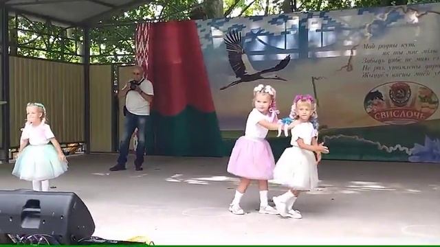 Танцевальная группа "Карамельки" Детский танец. смотреть онлайн
