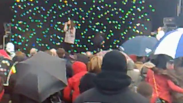 Ruth Lorenzo - Purple Rain - Paisley Xmas Light Switch On смотреть онлайн