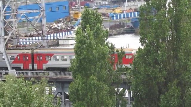 ЭР2К-530 на мосту через р. Преголя, Калининград. КЛНГ ж.д. смотреть онлайн