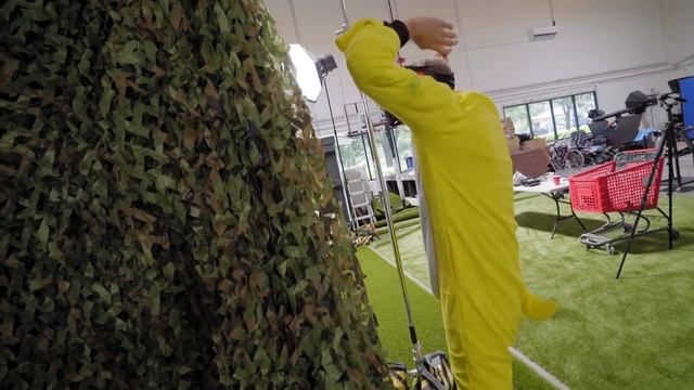 Trampoline Duck Hunt Challenge!! | Painful Paintball Edition!! смотреть онлайн