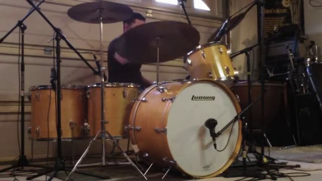 "Heartbr8ker" Drum clip with added guitar and 8-string bass смотреть онлайн