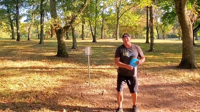 Playing With An Innova Starter Set! #discgolf #innovadiscs #discgolfdaily #discgolfeveryday смотреть онлайн