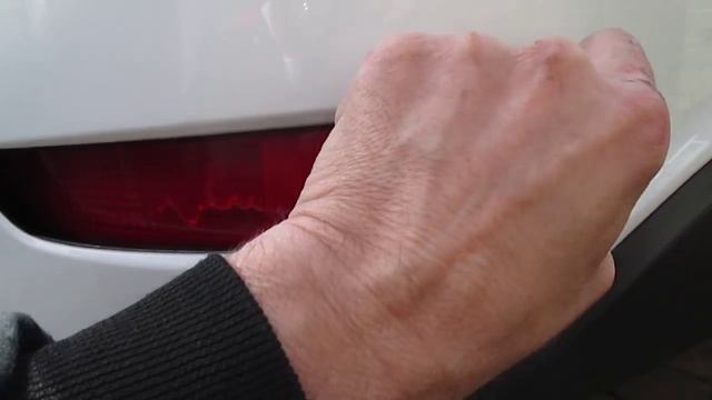 How to change a rear reflector on a Mk7/8 Fiesta. смотреть онлайн