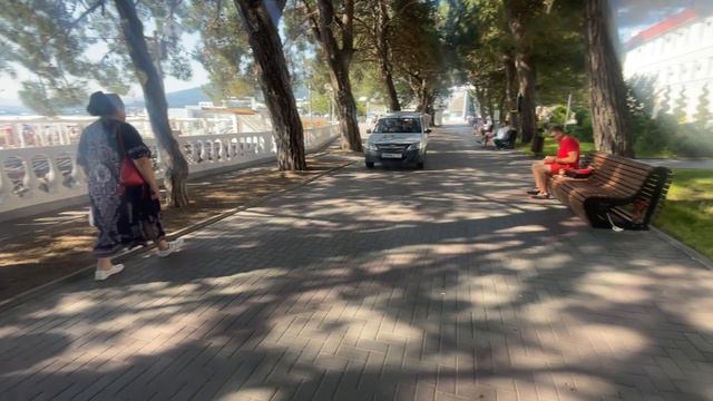 #ГЕЛЕНДЖИК ПОЛНЫЕ ПЛЯЖИ￼🏖️❤️🔥 только вот что-то водичка очень воняет💩в #Кабардинку поеду купаться смотреть онлайн
