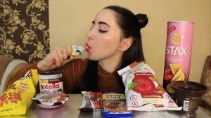 УЖАСНЫЕ ЧИПСЫ / ПРОБУЮ ВСЕ ВПЕРВЫЕ!! / НОВЫЕ ЧИПСЫ asmr /MUKBANG Ayka Emilly