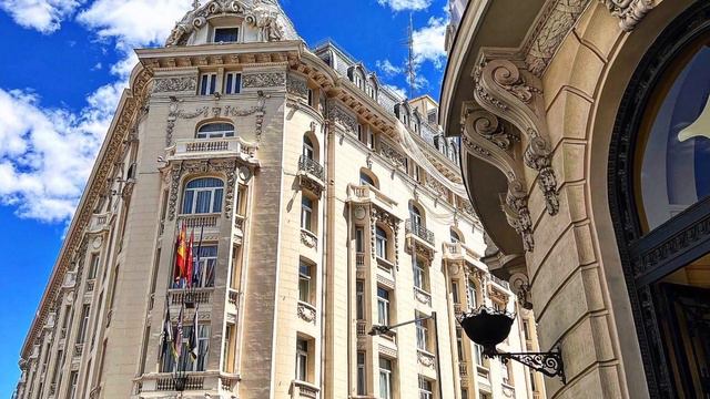 The White Lotus Theme Song (Club Remix) смотреть онлайн