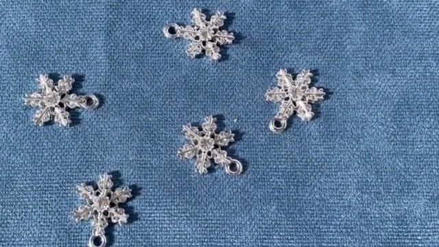 Ювелирные подвески снежинки в магазине С-НЕЖНОСТЬЮ.РФ смотреть онлайн