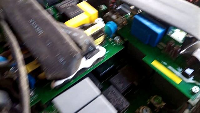 MPP-Solar MPI 10k inverter first start after mainboard replacement - smoke, reboot loop and Error 0 смотреть онлайн