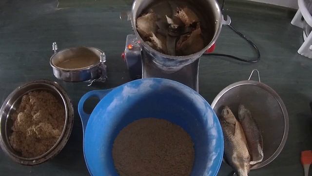 Делаю рыбную муку для рыбалки смотреть онлайн