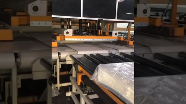 Упаковка матраса под вакуумом.Фабрика матрасов Family смотреть онлайн