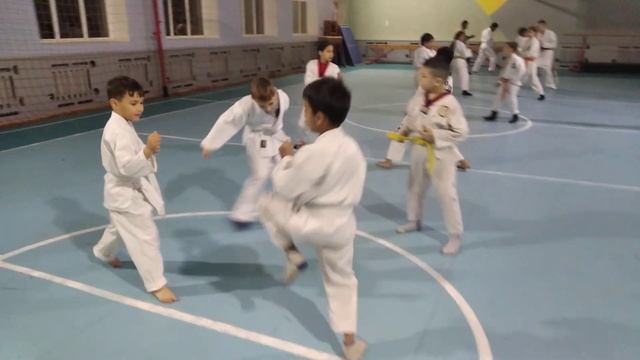 Каратэ Тренировка в парах 2 смотреть онлайн