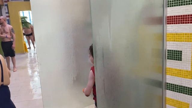 Выходной в самом большом Аквапарке Сибири. Новосибирский аквапарк Аквамир. Что интересного там есть