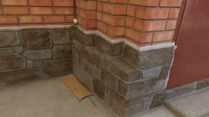 Покраска искусственного камня на цоколе дома. Трехходовочка, продолжение.