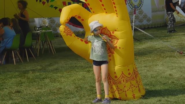 Фестиваль «День Индии» на «Острове Мечты» ч.6 (14.08.2022) смотреть онлайн