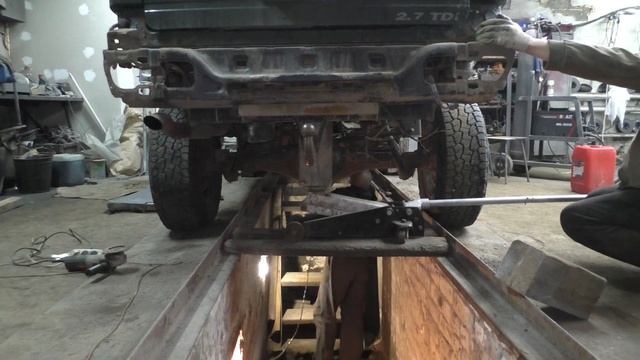 Ниссан Тирано 2 ремонт кузова ч.1 (ремонт рамы)Nissan Terrano смотреть онлайн