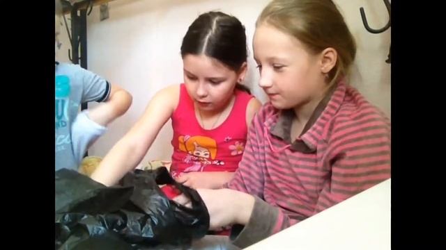 Чёрное пятно? Нет! Посмотри и напиши как бы ты озаглавил? смотреть онлайн