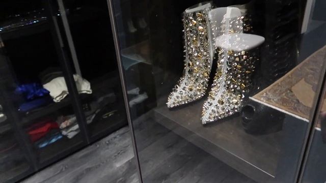 Vegas Diaries 4 // Shopping at LOUIS VUITTON & Designer Bag Collection @ swissmayya смотреть онлайн