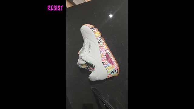 Skechers Los Angeles Loving смотреть онлайн