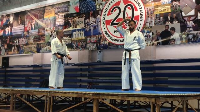 Seiza - правильная позиция