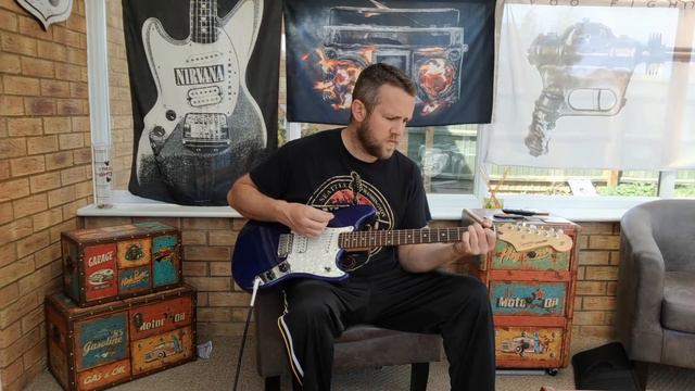 Squier By Fender Cyclone Review смотреть онлайн