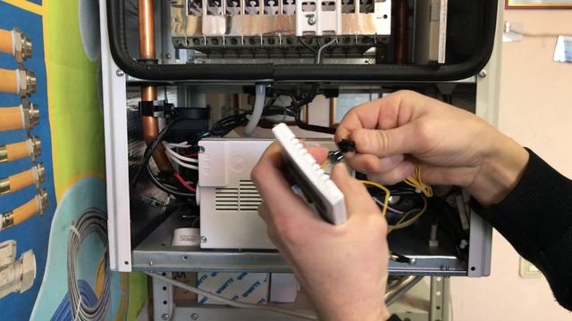 Подключение Комнатного пульта управления DAESUNG DR-102 / 52082133 для котлов класса Е смотреть онлайн