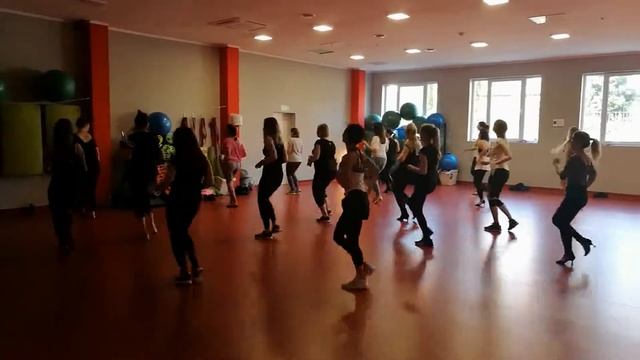 Warsztaty Taneczne / Bachata Ladies / Choreo Monika Jerzynek смотреть онлайн