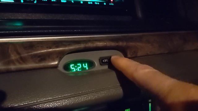 Changing the time on a 1999 Ford Crown Victoria LX смотреть онлайн