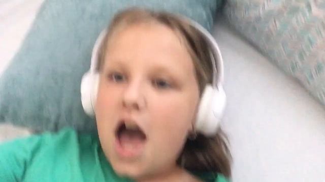 НапугалаСестру смешное видео у меня нет сестры но у меня есть брат￼ смотреть онлайн