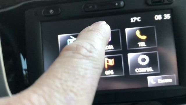 CENTRAL MULTIMÍDIA DO RENAULT SANDERO смотреть онлайн