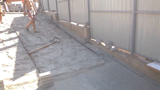 УКЛАДКА ТРОТУАРНОЙ ПЛИТКИ ФЭМ НА БАЗЕ "ШАЛЕ АЗОВ" 2014г. смотреть онлайн