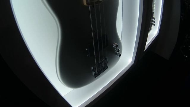 Summer NAMM 2018 - Fender New Signature Models and Hendrix Strats смотреть онлайн