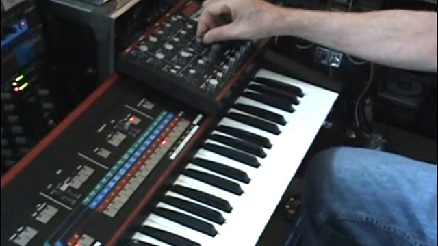 Roland JX-3P and PG-200 смотреть онлайн