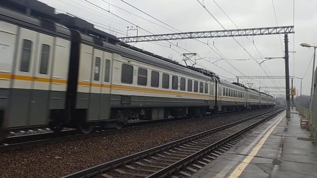 Электропоезд ЭД4М-0451 сообщением Рязань-1 - Москва смотреть онлайн