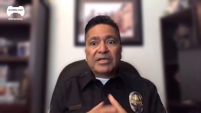 Police officer REACTS to L.A. Noire | Experts React смотреть онлайн