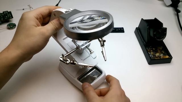 Третья рука. Инструменты для пайки.