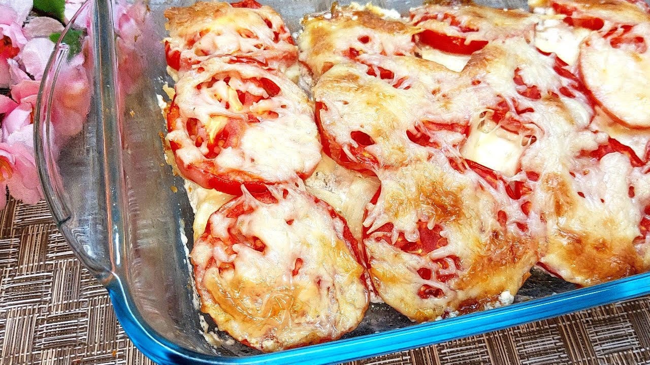 Очень сочная и вкусная куриная грудка в духовке. Хоть на праздничный стол, хоть на каждый день! смотреть онлайн