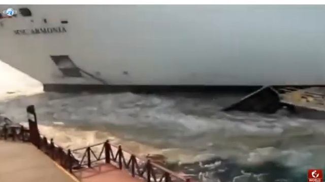 Корабль на полном ходу врезается в причал смотреть онлайн