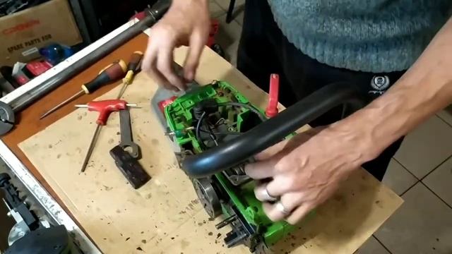 Не заводится китайская бензопила. смотреть онлайн