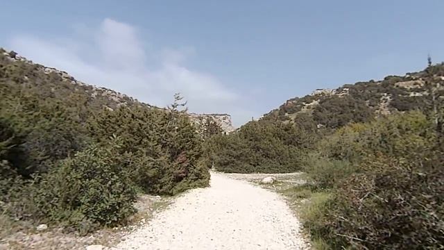 Пешком по ущелью Авакас смотреть онлайн