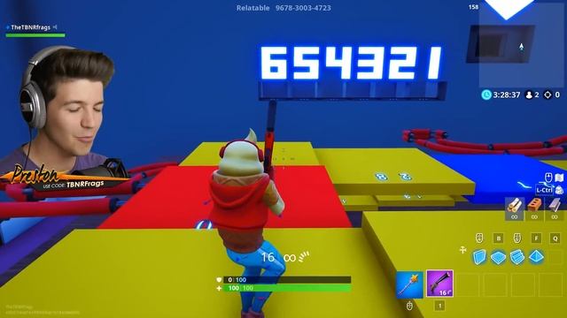 My Little Brother Gets 100K VBucks if He Wins (Fortnite Board Game) смотреть онлайн
