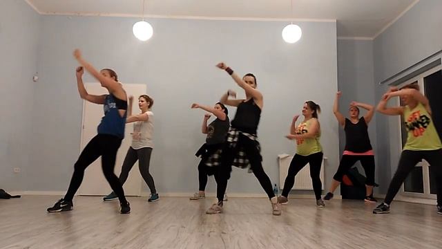 Katarzyna Cyunczyk ZUMBA - Dancing Kizomba