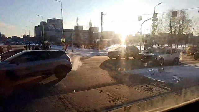 Поездка на 12 трамвайном маршруте (feat. @-_-59-159RUS ) смотреть онлайн