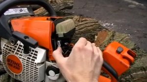 Почему бензопилу shtil 230 заливает