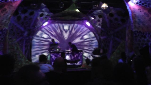 Translippers @ Microcosmos: Ночь Космонавтики (The Place, 22.04.16) смотреть онлайн