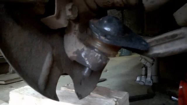 Замена шаровых на Шевроле Ниве без снятия приводов. смотреть онлайн