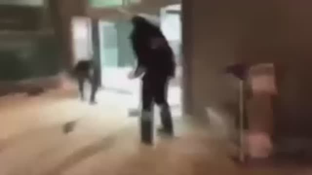 Погоня в аэропорту смотреть онлайн